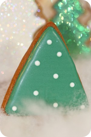 green and white polka dot decorated cookie tree_edited-1